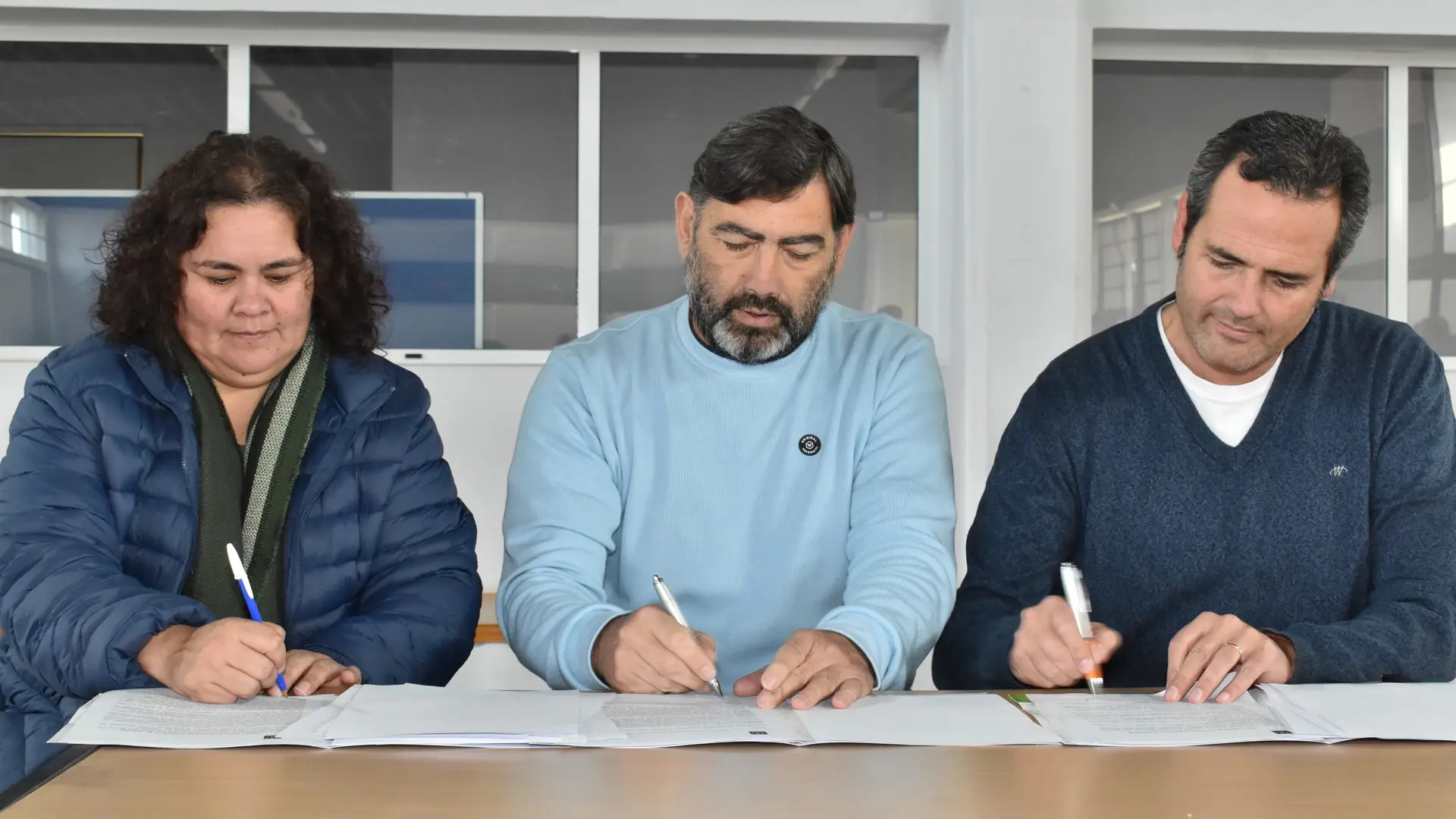 Firman convenio para promover la inclusión a través del deporte