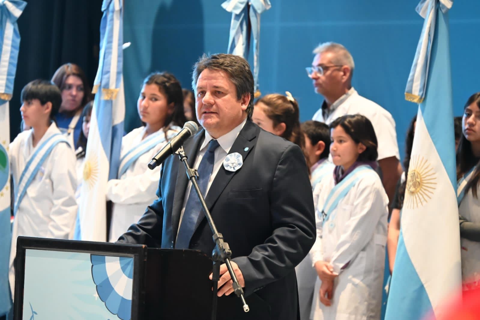 Mariano Gaido realzó el federalismo neuquino en la celebración de la Promesa a la Bandera
