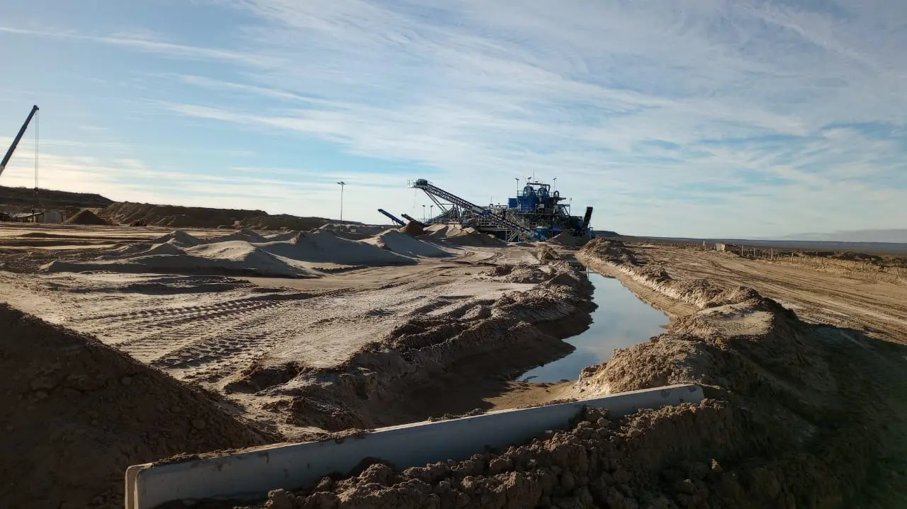 El DPA fiscaliza uso de agua en cantera y planta de lavado de arena de YPF