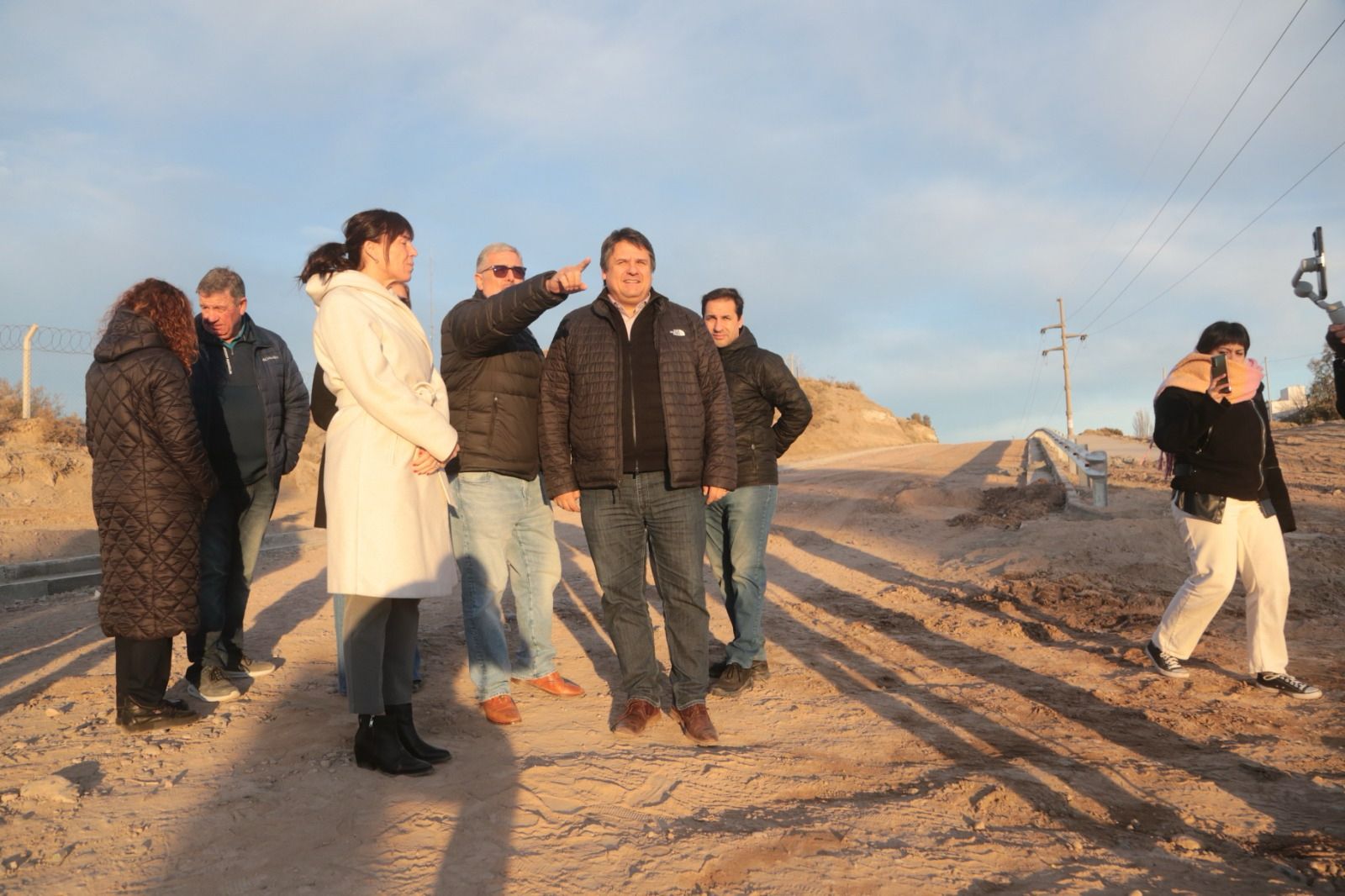 Gaido y Corroza recorrieron la obra de pavimentación de la avenida Soldi, que se inaugurará para el mes aniversario de la ciudad
