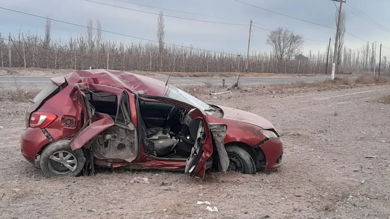 Domingo trágico: Identificaron al joven que murió al chocar contra un poste