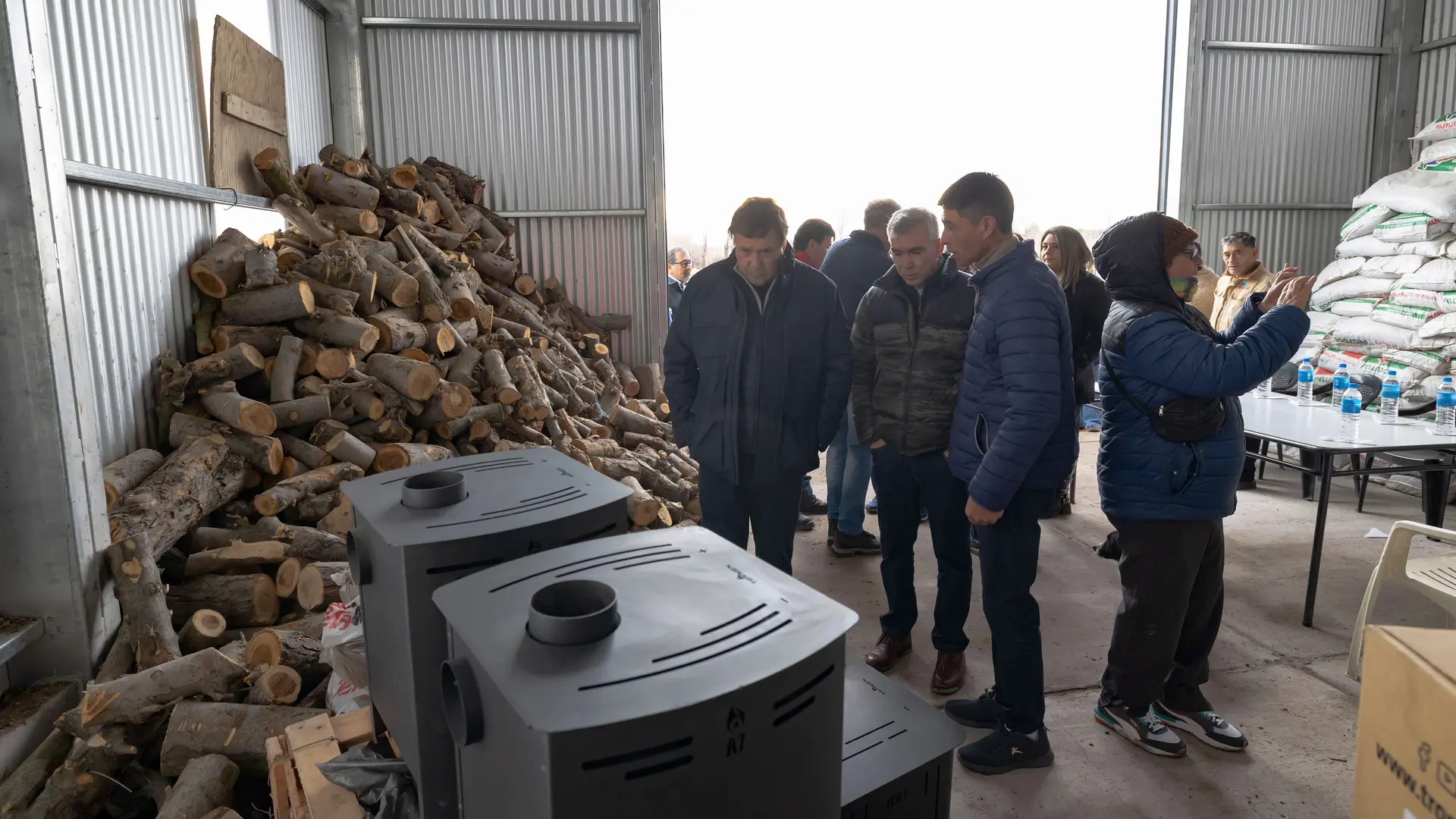 Weretilneck inauguró un galpón de acopio para productores en El Cuy