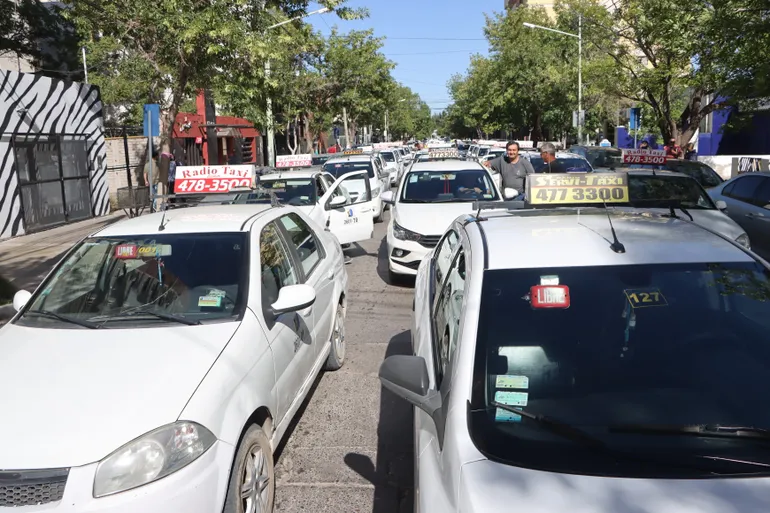 Cipolletti: Un sector de los taxistas convoca a un paro