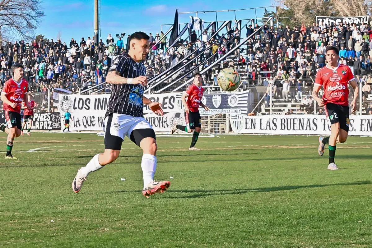 Cipolletti igualó sin goles ante Villa Mitre y se desato polémica por el arbitraje