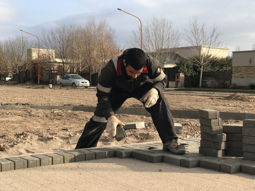 Avanza la construcción del nuevo espacio verde en Manzanar Kossman