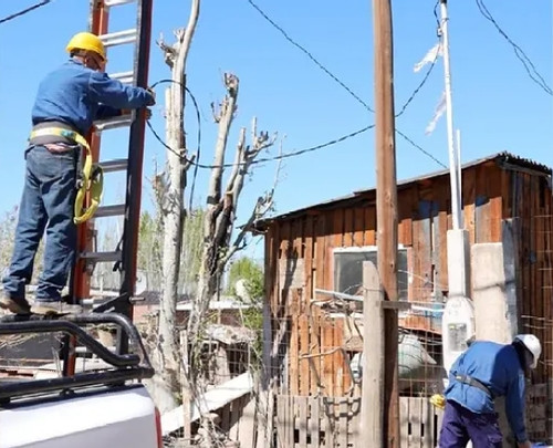 Plan de Seguridad Eléctrica: Los Barrios Obrero A y B Ya Cuentan con Alumbrado Público