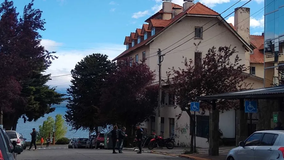 Operativo y evacuación en el Poder Judicial de Bariloche: ¿qué pasó con la amenaza de bomba?