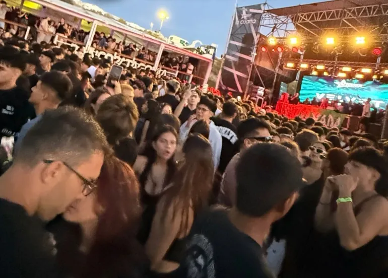 Polémica en Las Grutas: denuncian a un parador por funcionar como boliche sin autorización