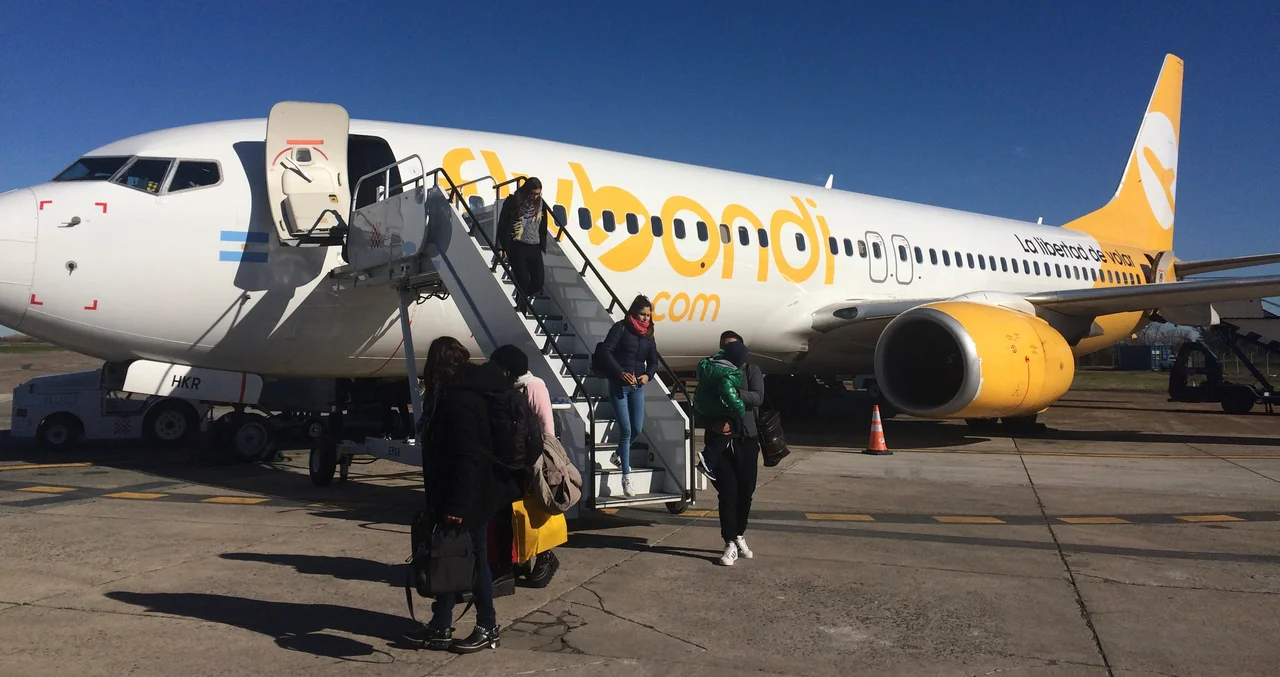 El gobierno aplicó actas a Flybondi por cancelaciones: 22.000 pasajeros afectados