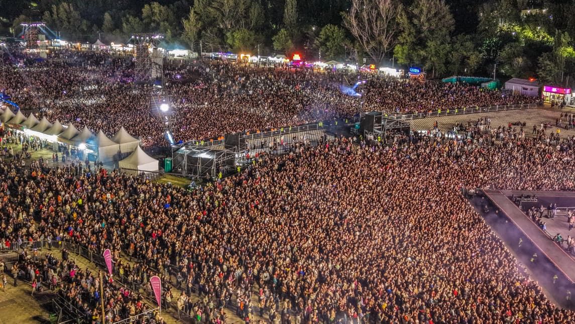 Fiesta de la Confluencia: 270.000 personas vibraron en la primera jornada
