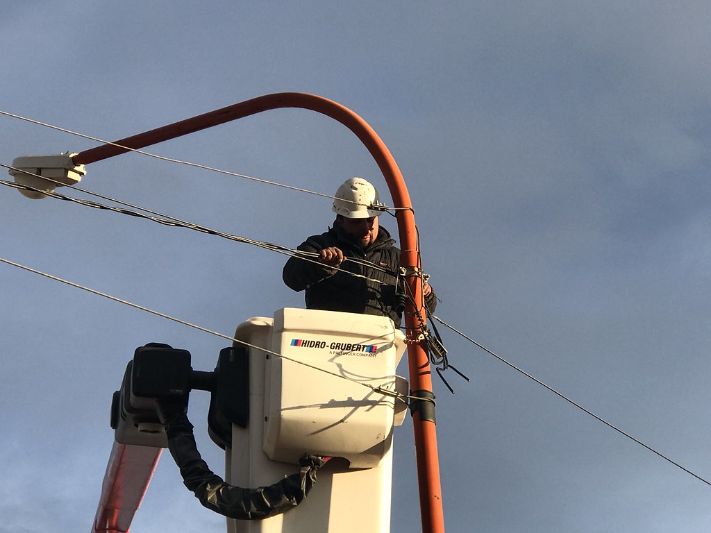 Más luz y seguridad: 80 familias de Lalor celebran la nueva luminaria LED
