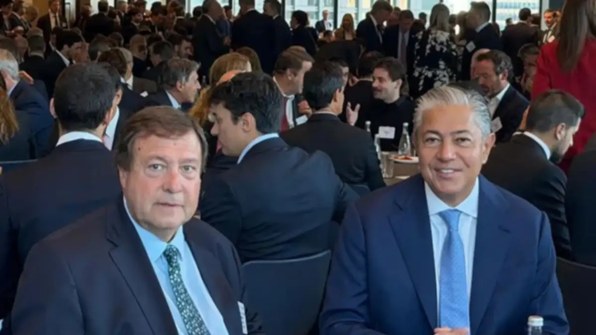 Dos gobernadores, en un escenario global decisivo