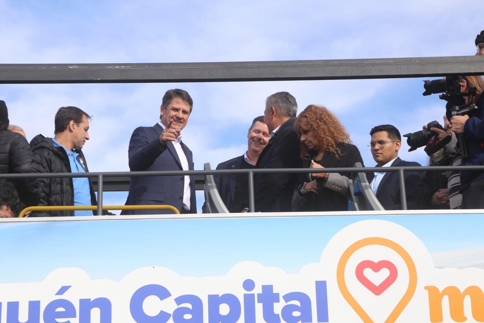 Gaido y Figueroa lanzaron nuevos buses turísticos que impulsan la modernización y el perfil turístico de Neuquén