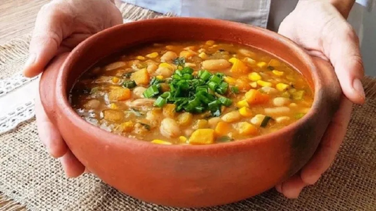Morfar con Bianchi regalará 100 porciones de locro a jubilados en Cipolletti