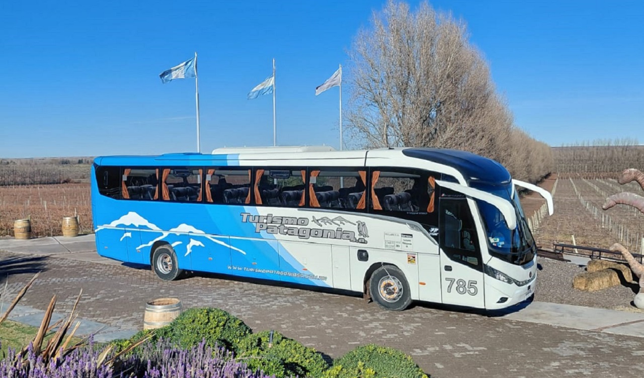 Turismo Patagonia incorporó un bus con novedoso sistema de seguridad para Oil & Gas