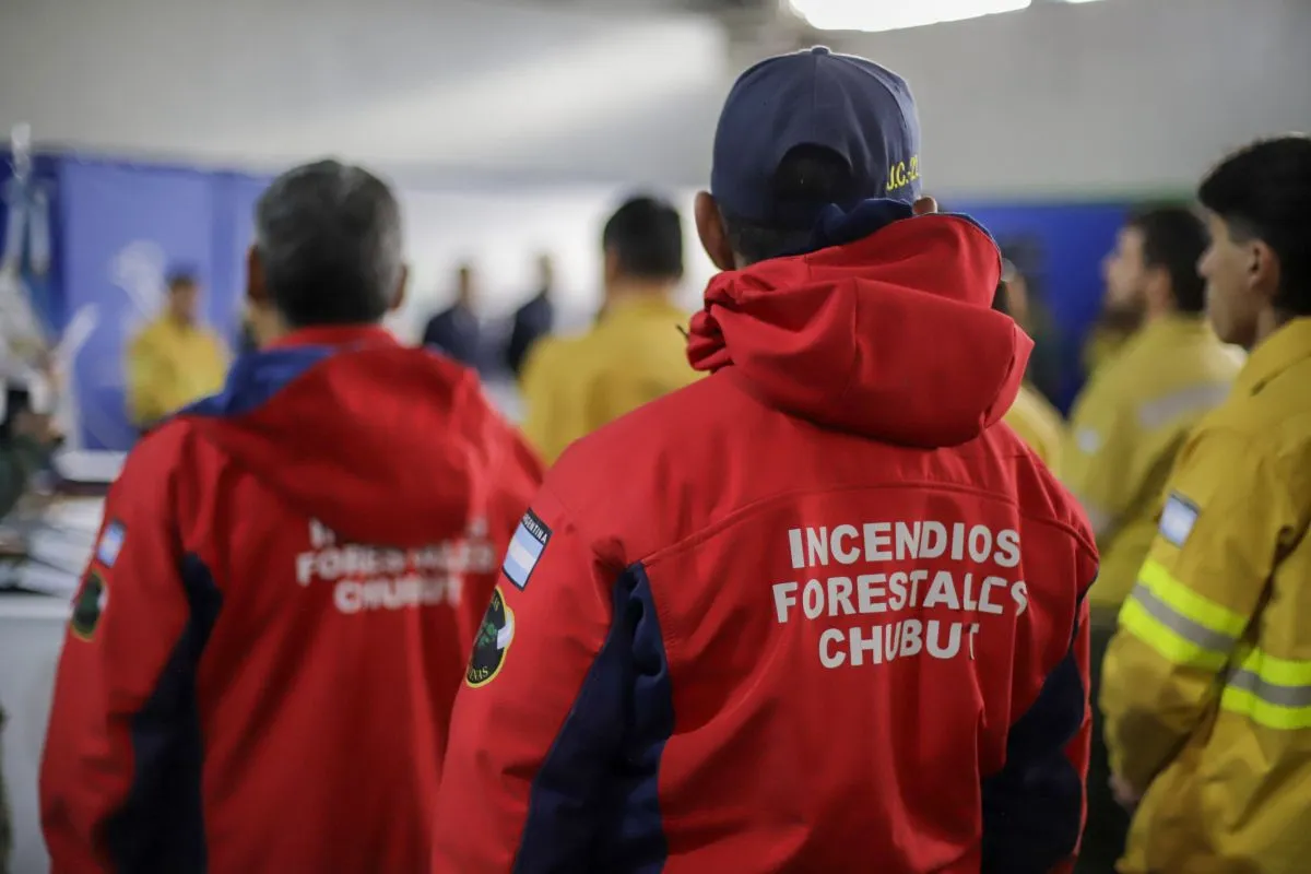 Weretilneck encabezó un homenaje en El Bolsón y anunció más recursos contra incendios