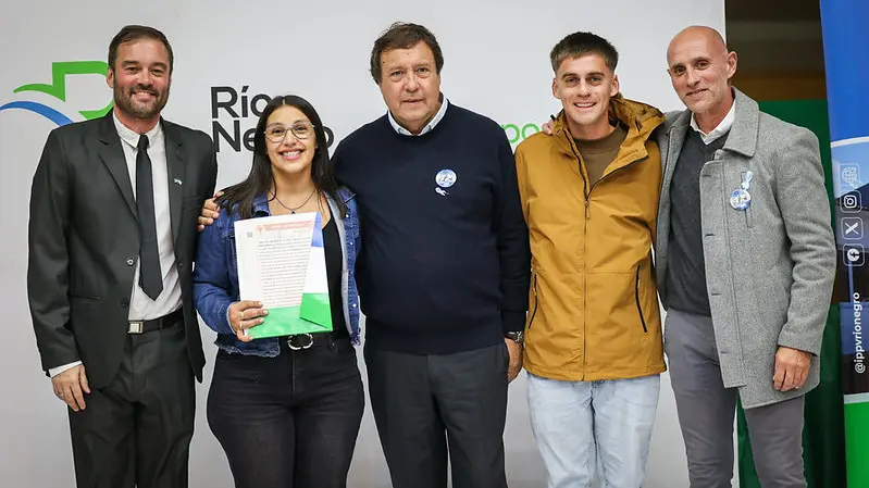 En Allen, 32 familias recibieron la escritura de su vivienda