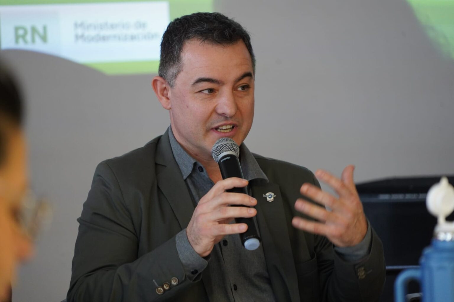 Paso clave para una ley que simplificará los trámites en el Estado