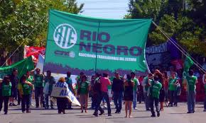 El Gobierno llamó a paritarias y ATE suspendió el paro